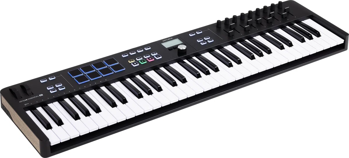 Arturia - KeyLab Essential 61 mk3 - MIDI Controller-Keyboard für die Musikproduktion - 61 Tasten, 9 Drehregler, 9 Fader, ein Modulationsrad, ein Pitch-Bend-Rad, 8 Pads - Schwarz