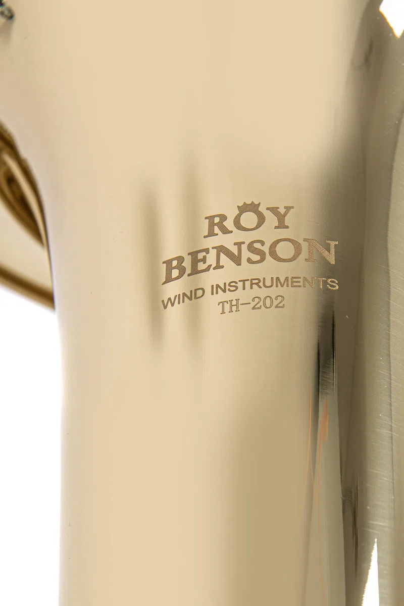 Roy Benson Bb-Tenorhorn TH-202 (Premium Kompaktmodell, mit Ø 26 cm Messing Schallstück, langlebigem Goldmessing Mundrohr, Neusilber Zügen, in lackiertem Finish, inkl. leichtem Formetui)