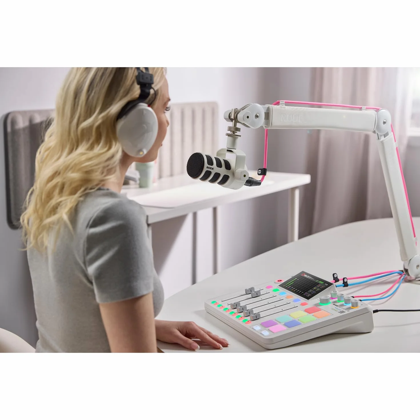 Rode Rodecaster Pro II Audio Production Studio Podcast Station Weiss + Rode Podmic Weiss Mikrofon + keepdrum XLR-Kabel