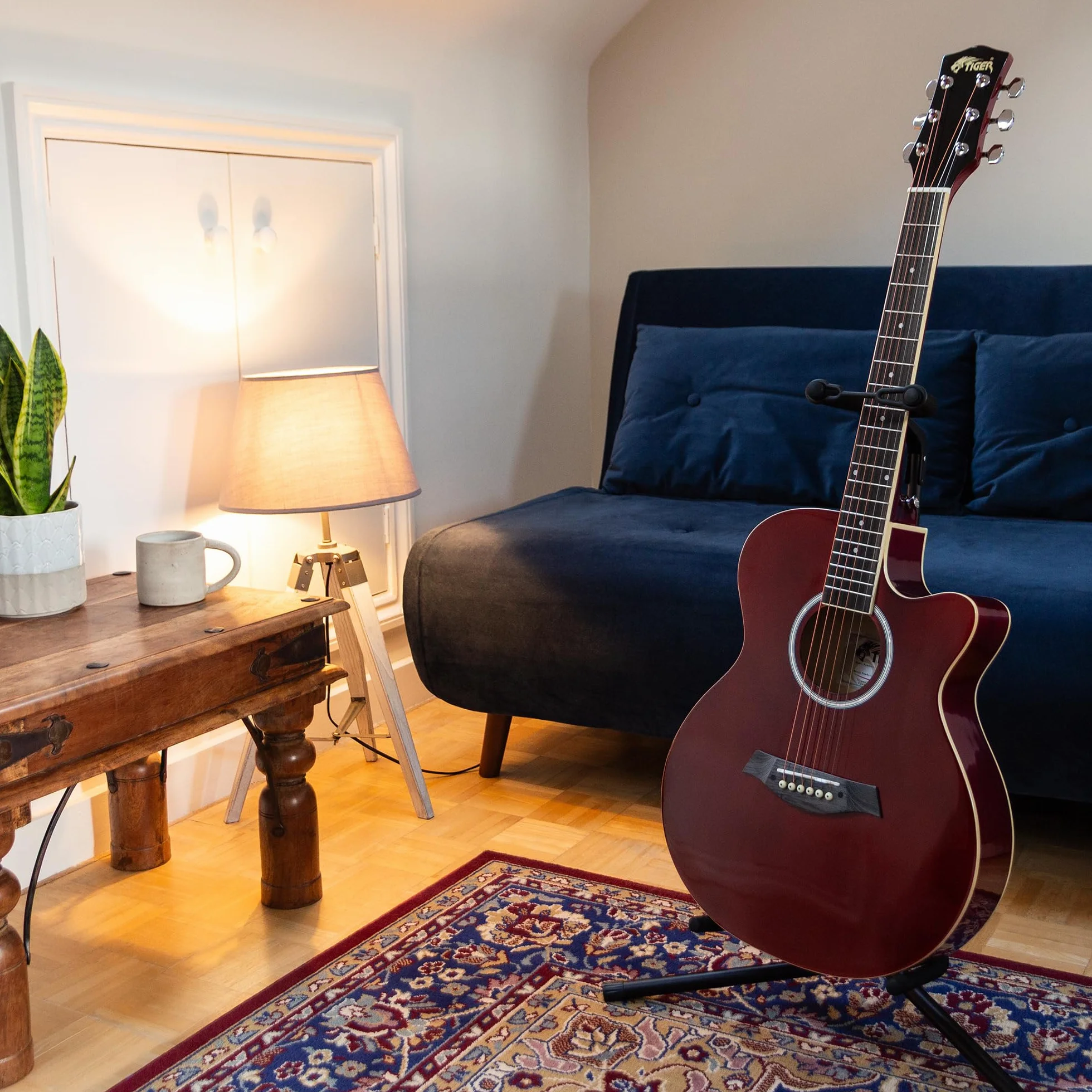 TIGER ACG1-RD34 3/4 Akustikgitarre mit Stahlsaiten bespannte Small Body Akustikgitarre für Personen ab 9 Jahren mit Tasche Gurt Ersatzsaiten und Plektren - Rot