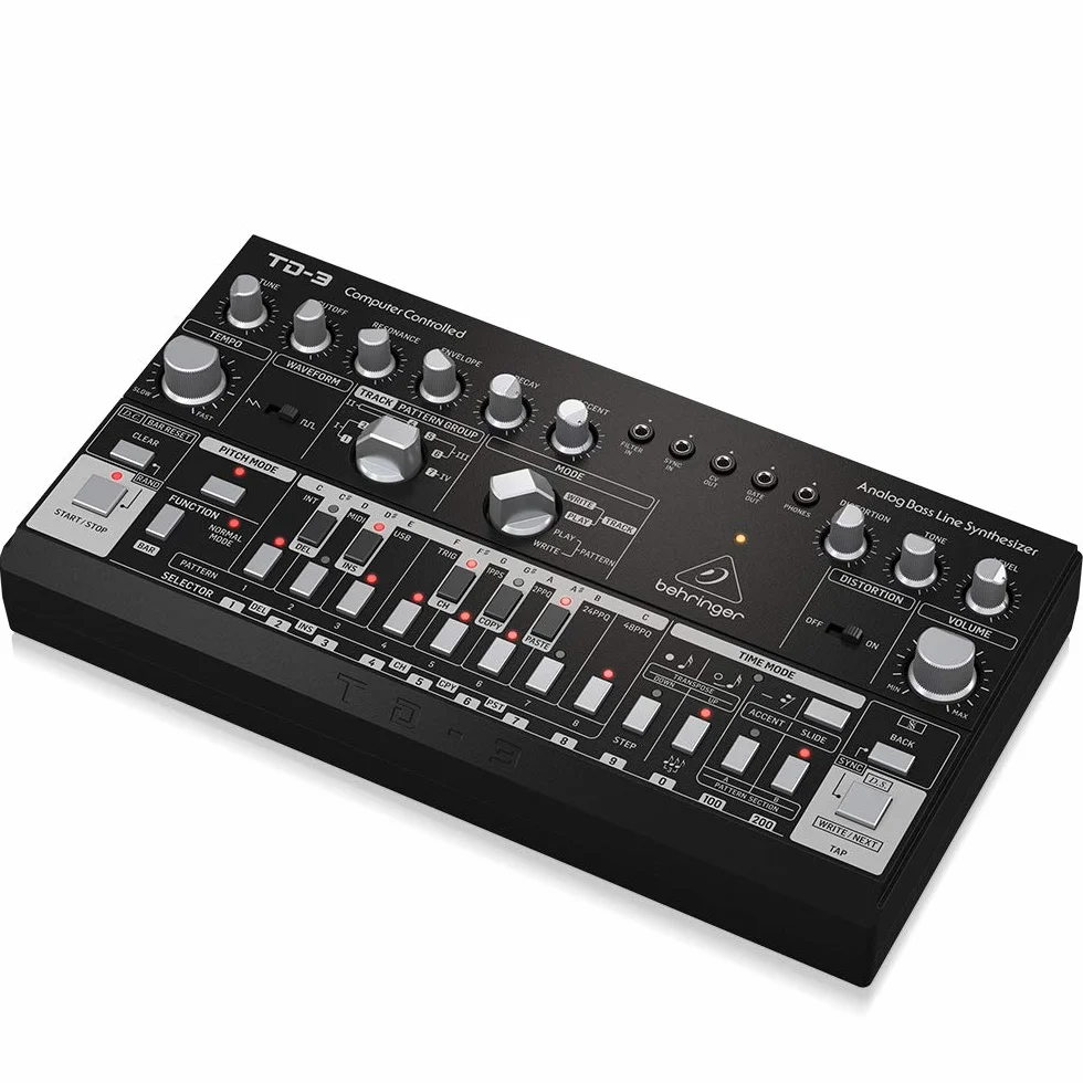 Behringer TD-3-BK Analoger Bass-Line-Synthesizer mit VCO, VCF, 16-stufigem Sequenzer, Verzerrungseffekten und 16-stimmiger Polykette