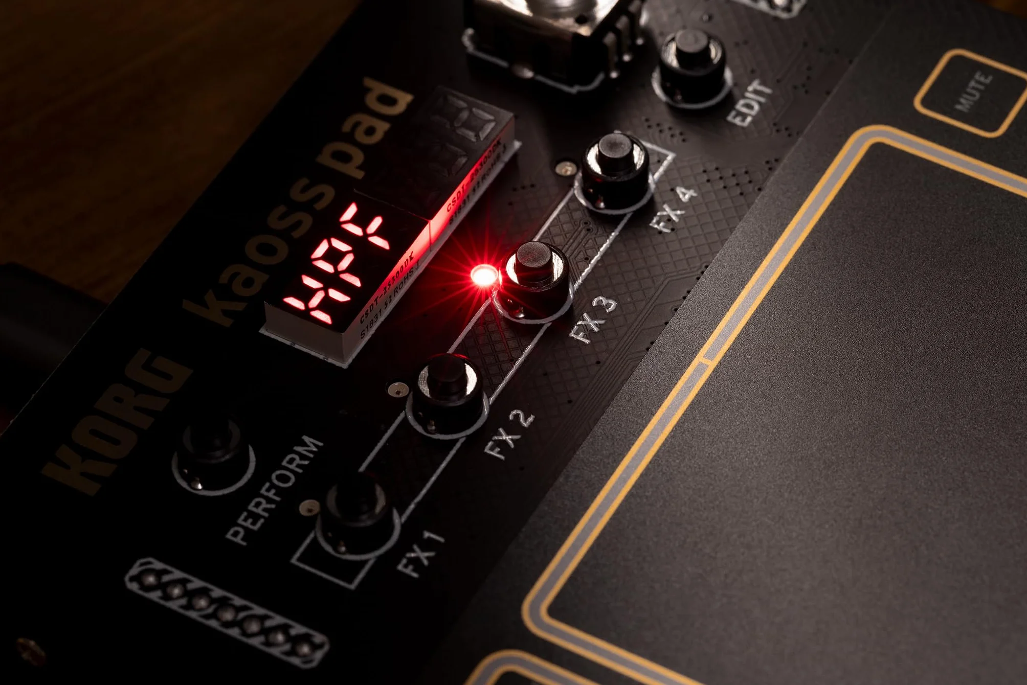 Korg Nu:Tekt NTS-3 KAOSS Pad DIY Kit Programmierbarer Effektsynthesizer