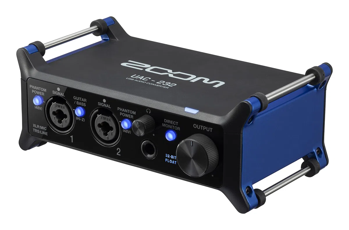 ZOOM UAC-232 Professionelles 32-Bit Float Audio Interface, für Musikproduktion, Podcasting & Livestreaming in hoher Qualität und Dynamik ohne Übersteuerung, Schwarz & Blau