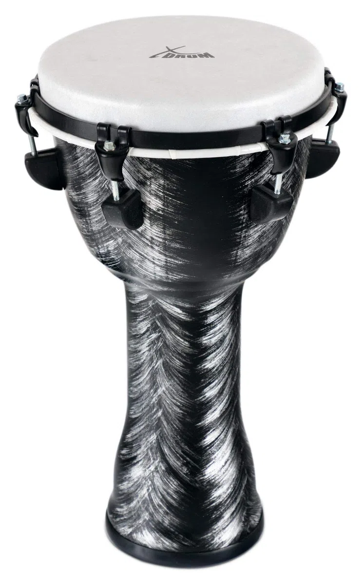 XDrum Djembe 10" Silver Brush Bag Set (aus PVC gefertigt, 6 Stimmschrauben, Kunststoff-Fell mit Natur-Optik, Höhe: 50cm, im Set inkl. passender Rucksacktasche für Transport und Aufbewahrung)