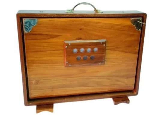 Shruti Box, 40,6 x 30,5 x 7,6 cm, reines Teakholz mit Kupferzunge, Fußpedal, Gigbag, natürliche Farbe, Musikinstrument gestimmt 440 Hz (432 Hz auf Anfrage)