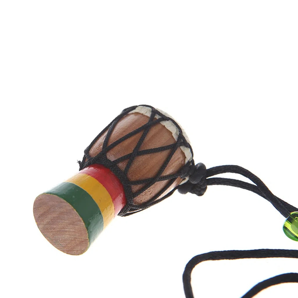 Anhänger Hölzerner klassischer Jambe Schlagzeuger Mini Djembe Percussion afrikanisches Handtrommel Bongo Charme Geschenk (4#)