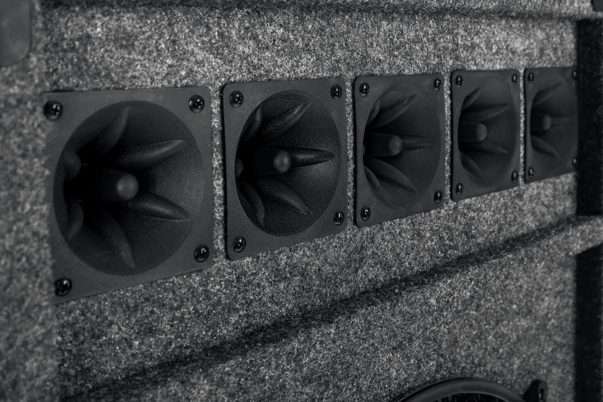 McGrey Festival 15 PA Lautsprecher - Lautsprecherbox mit 38cm (15") Subwoofer - DJ Box mit Holzgehäuse und Tragegriffen - 2-Wege Speaker mit 600W