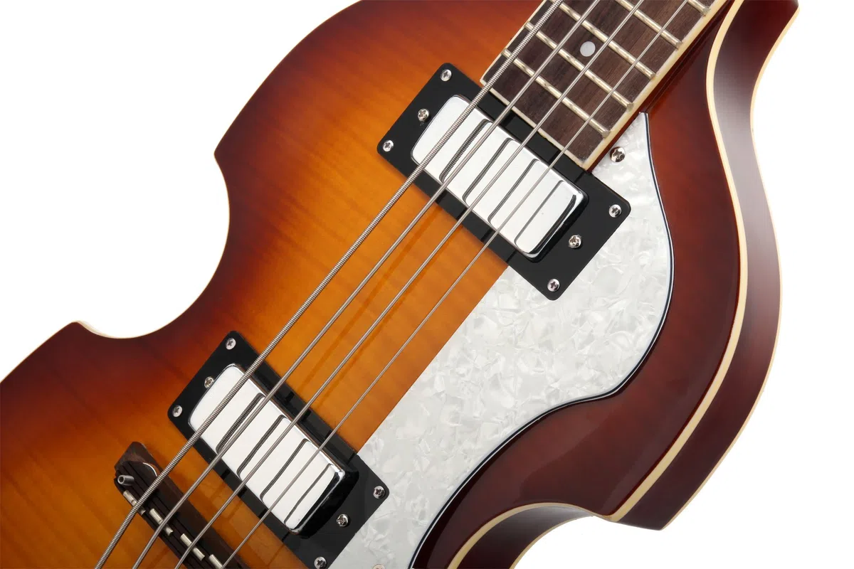 Rocktile VB-1 "Sir Paul" Vintage Beatbass (Violinbass, Bassgitarre, Hollowbody, 2 Humbucker) sunburst & Tiger Gitarrengurt mit Plektronhalter, Schwarz