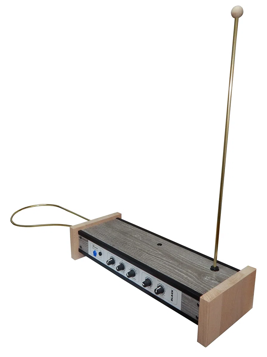 Theremin Perseus 4 Black Rechtshänder analog