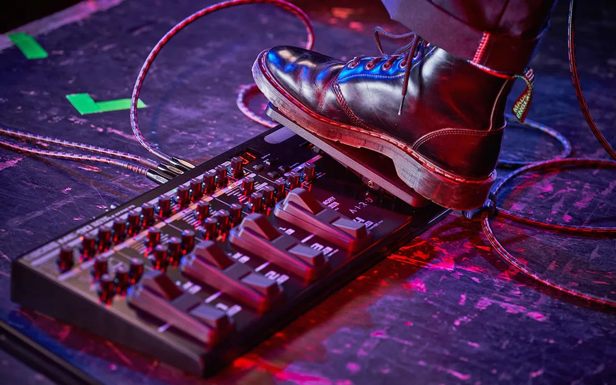 Boss ME-90 Gitarrenprozessor Multi-Effektgerät für Gitarre + keepdrum Netzteil