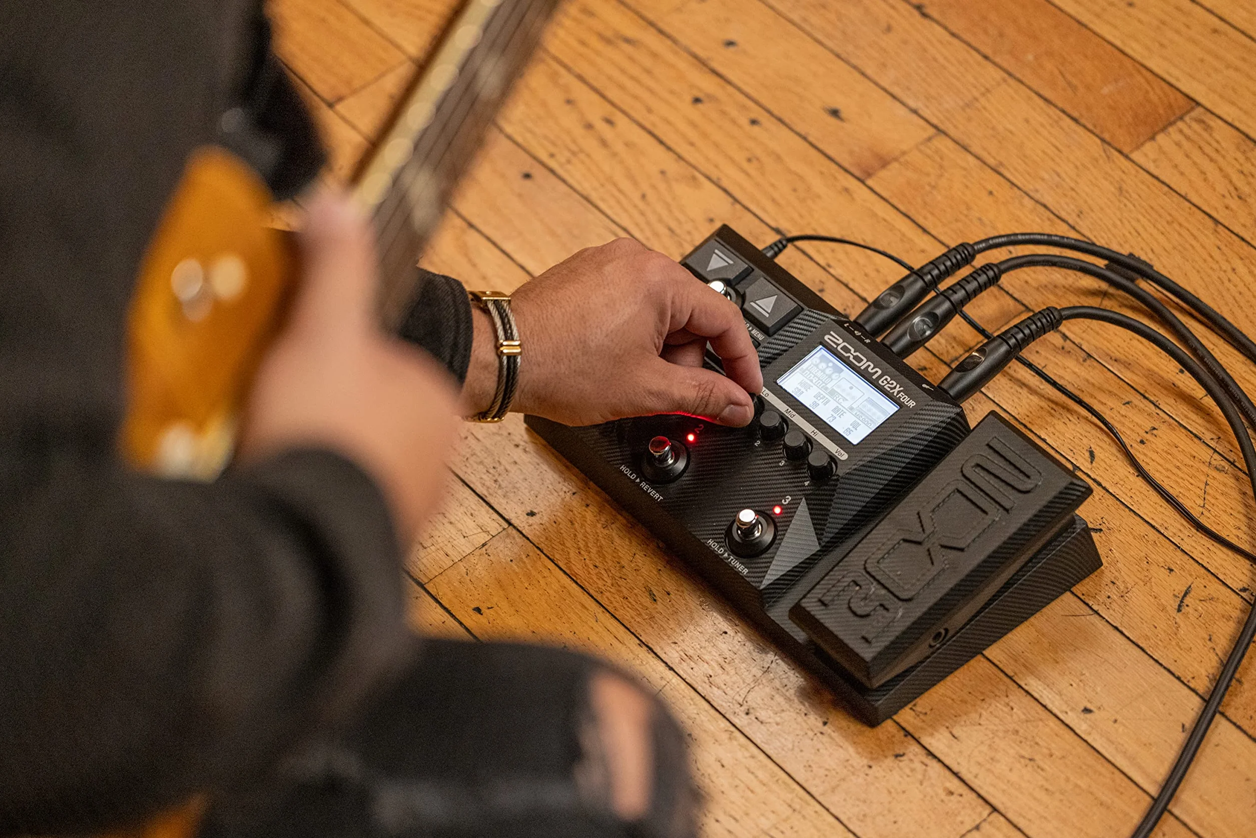 ZOOM G2X FOUR kompaktes Multi-Effekt Expressionspedal für Gitarre mit großem Sound, Amp-Modelling, Effekt-Modelling von Boutique-Pedalen, IR-Technologie für Bühne & Studio