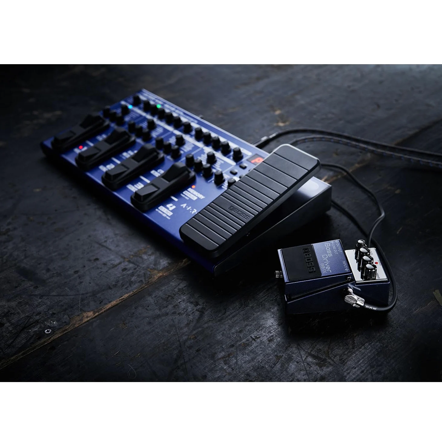 Boss ME-90B Multi-Effektgerät für Bass + keepdrum Netzteil