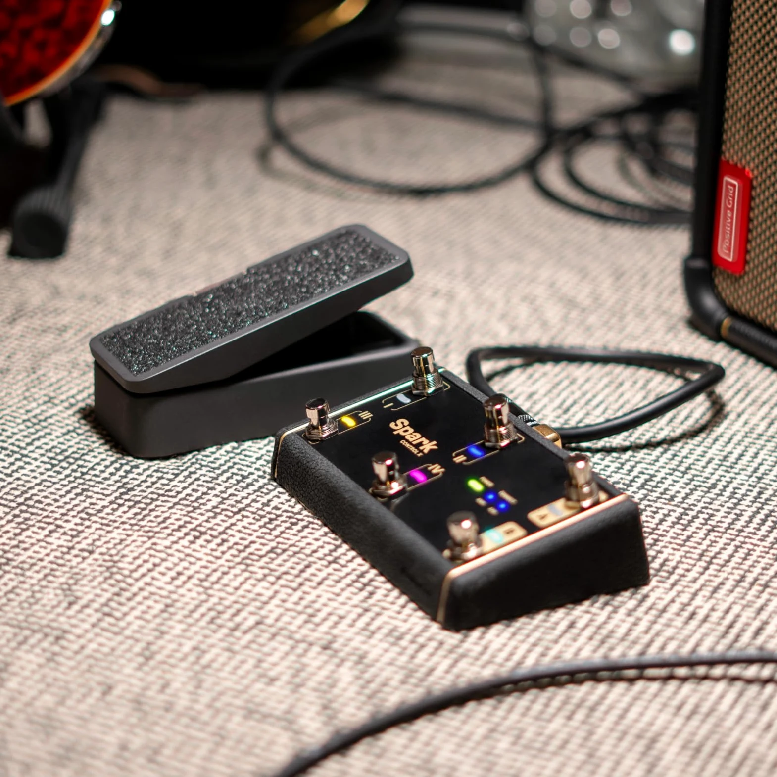 Positive Grid Spark Control X kabelloses Fußschalter-Pedal & Controller für Verstärker der Spark-Serie